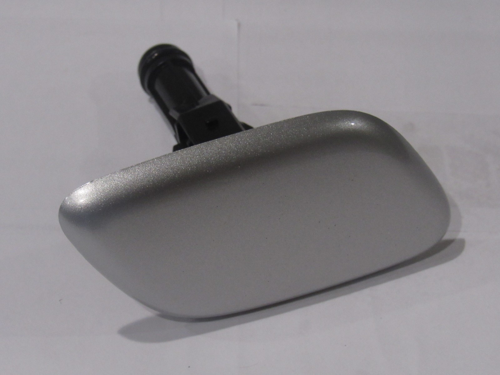 NEW OEM LEXUS SC430 (RH) HEADLIGHT LAMP SPRAY WASHER NOZZLE 2002 2003