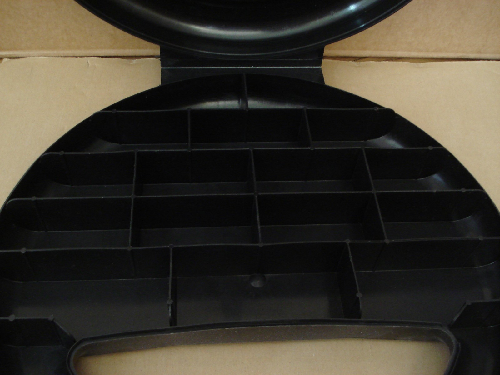 Vintage 1983 Matchbox 20-Car Collector's Case Steering Wheel Shaped