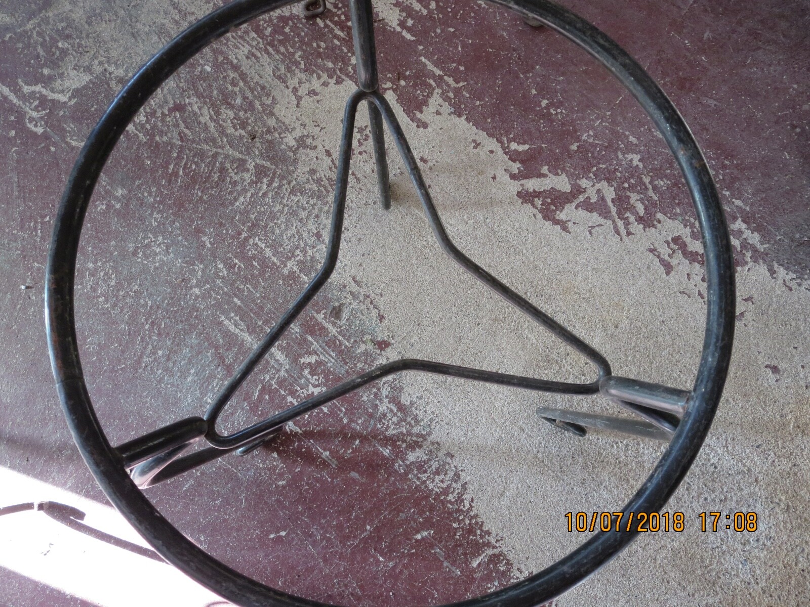 METAL PLANT STAND--22