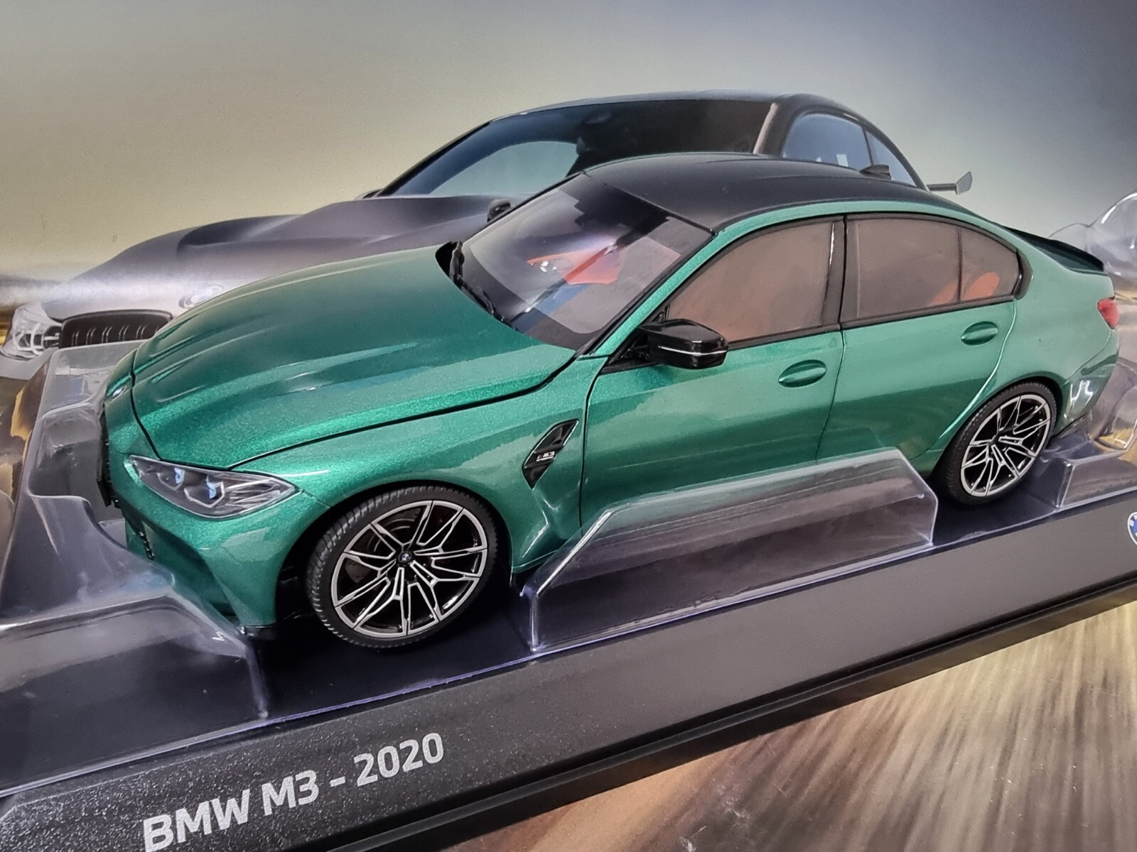 NEW MINICHAMPS MINIATURE BMW M3 G80 ISLE OF MAN GREEN MODEL 1:18