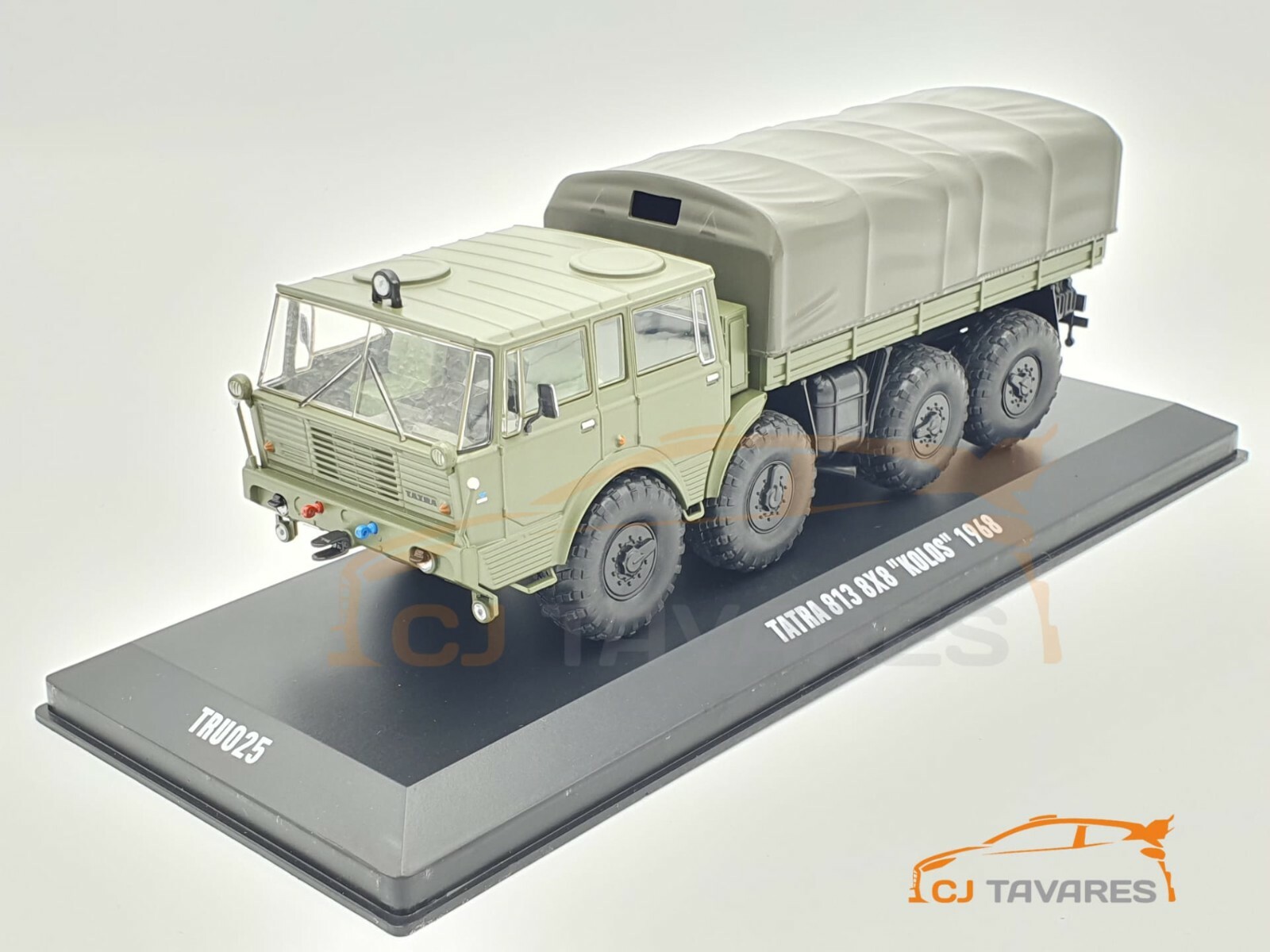 1/43 イクソモデル タトラ813 6×6 1968 IXO TRU025 TATRA 813 8X8 