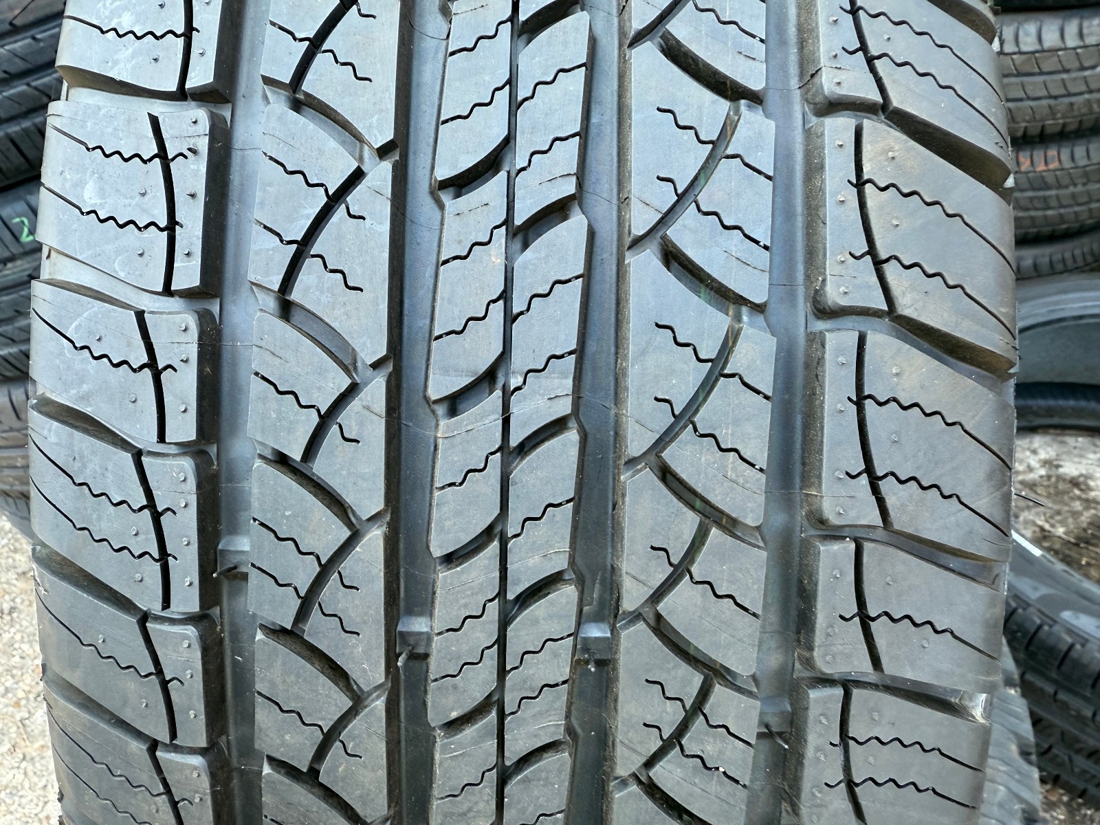 New 265 65 17 Michelin, Latitude Tour, M+S, 110S, x1 Singles (F1_tyres) L1828