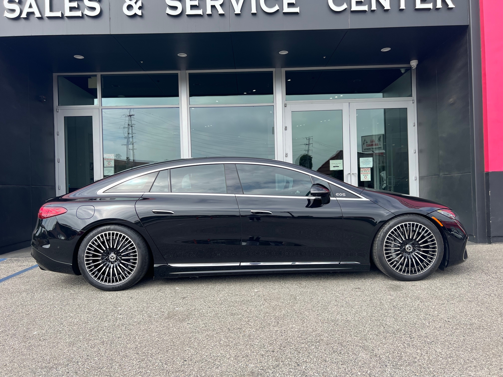 2022 Mercedesbenz Eqs 580, Black With 1495 Miles Available Now! Used