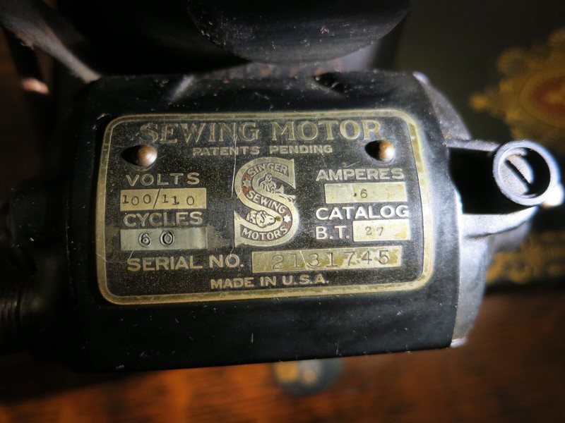 1923 Singer Model 66 Red Eye Electric Sewing Machine 7