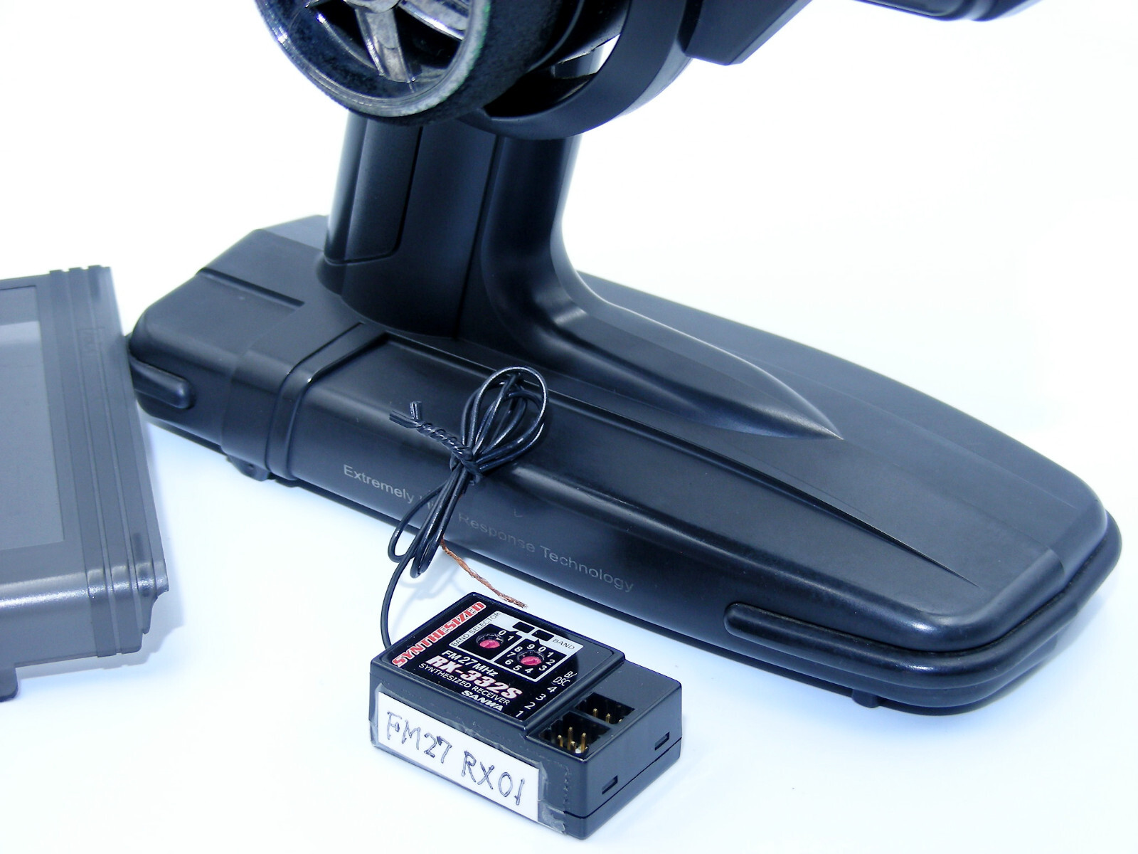 Vintage Airtronics Sanwa M11 Synthesized 27MHz FM Digital Radio RX332S Receiver