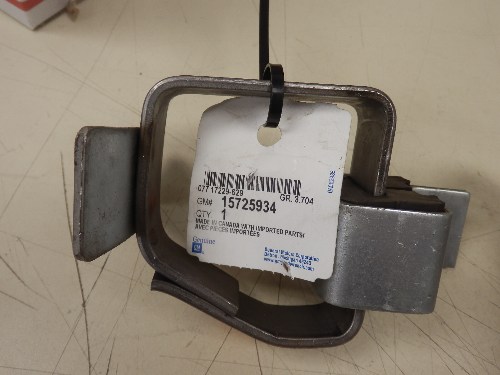 GENUINE OEM GM EXHAUST HANGER 15725934 TOPKICK KODIAK FREE GENUINE OEM GM EXHAUST HANGER 15725934 TOPKICK KODIAK FREE