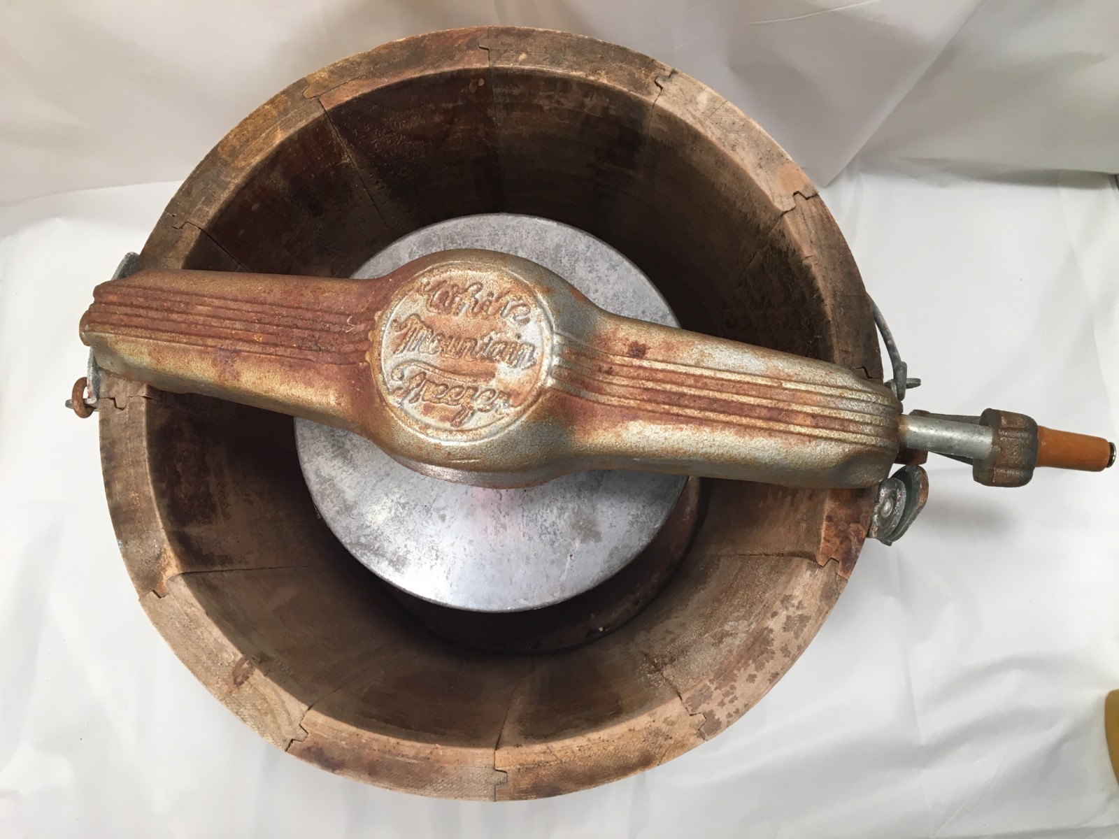 Vintage White Mountain Ice Cream Freezer Hand Crank Wooden Bucket 11