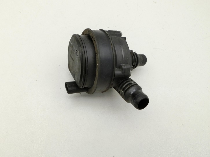Mercedes W213 16-20 E200 d 1,6 118KW Umwelzpumpe Heizung Pumpe  - Bild 3