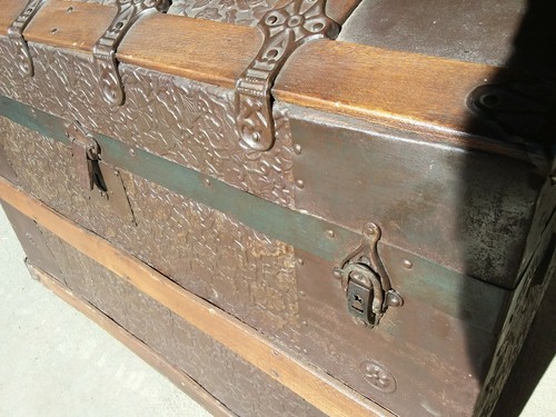 Antique 1800s Victorian Barrel-Top Domed Pressed-Tin Trunk Treasure Chest Decor