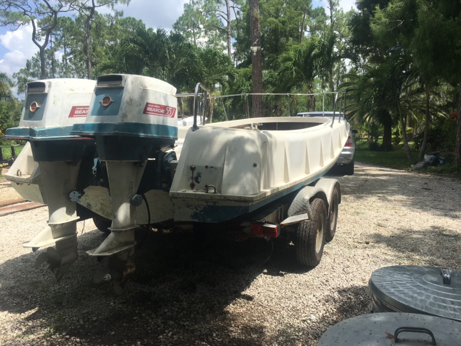 1972 Boston Whaler Outrage 21’ Ribside - Twin Fisher Pierce Bearcat 55