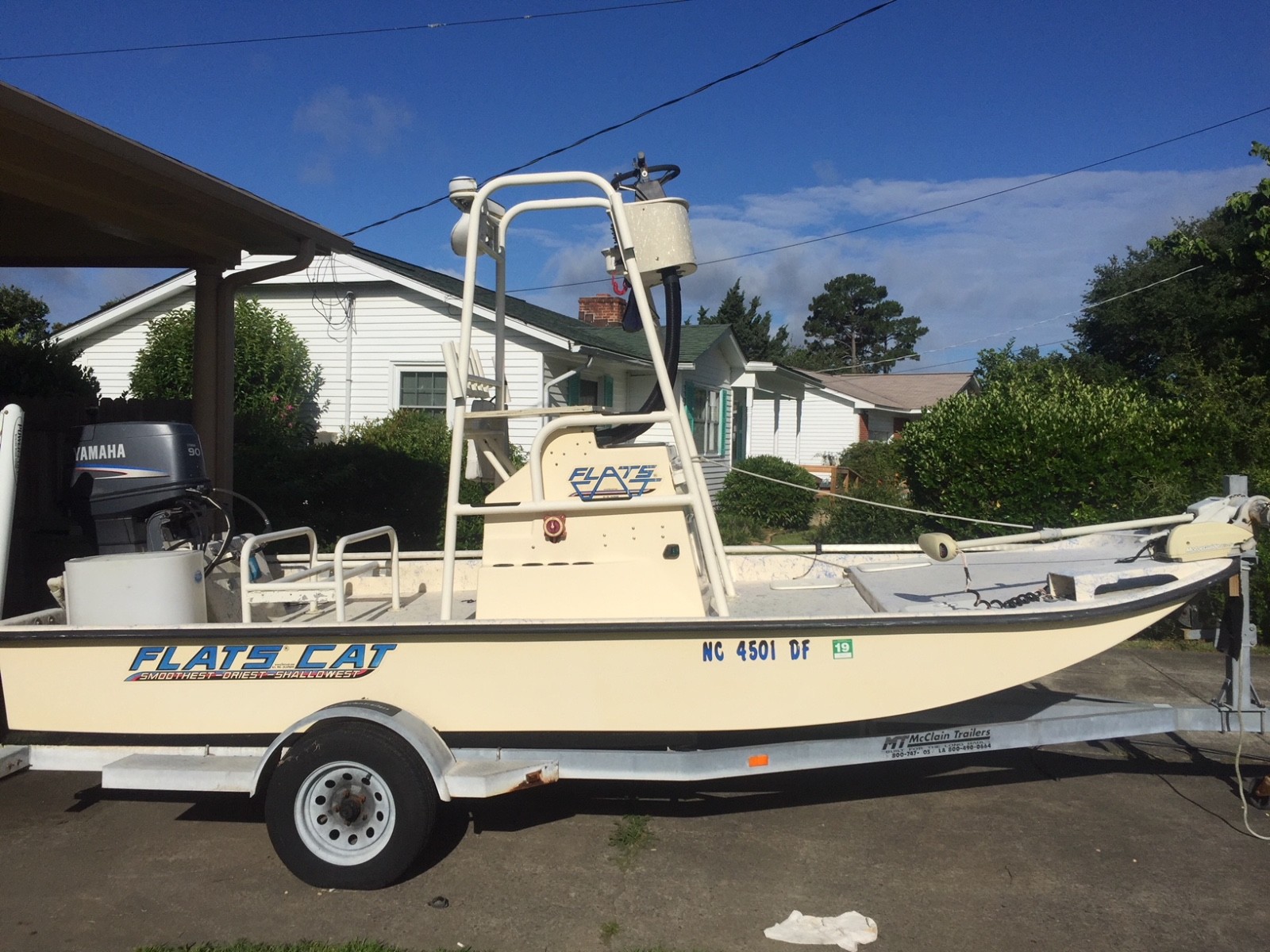 Flats Cat Boat 17ft w/Yamaha 2-stroke 90