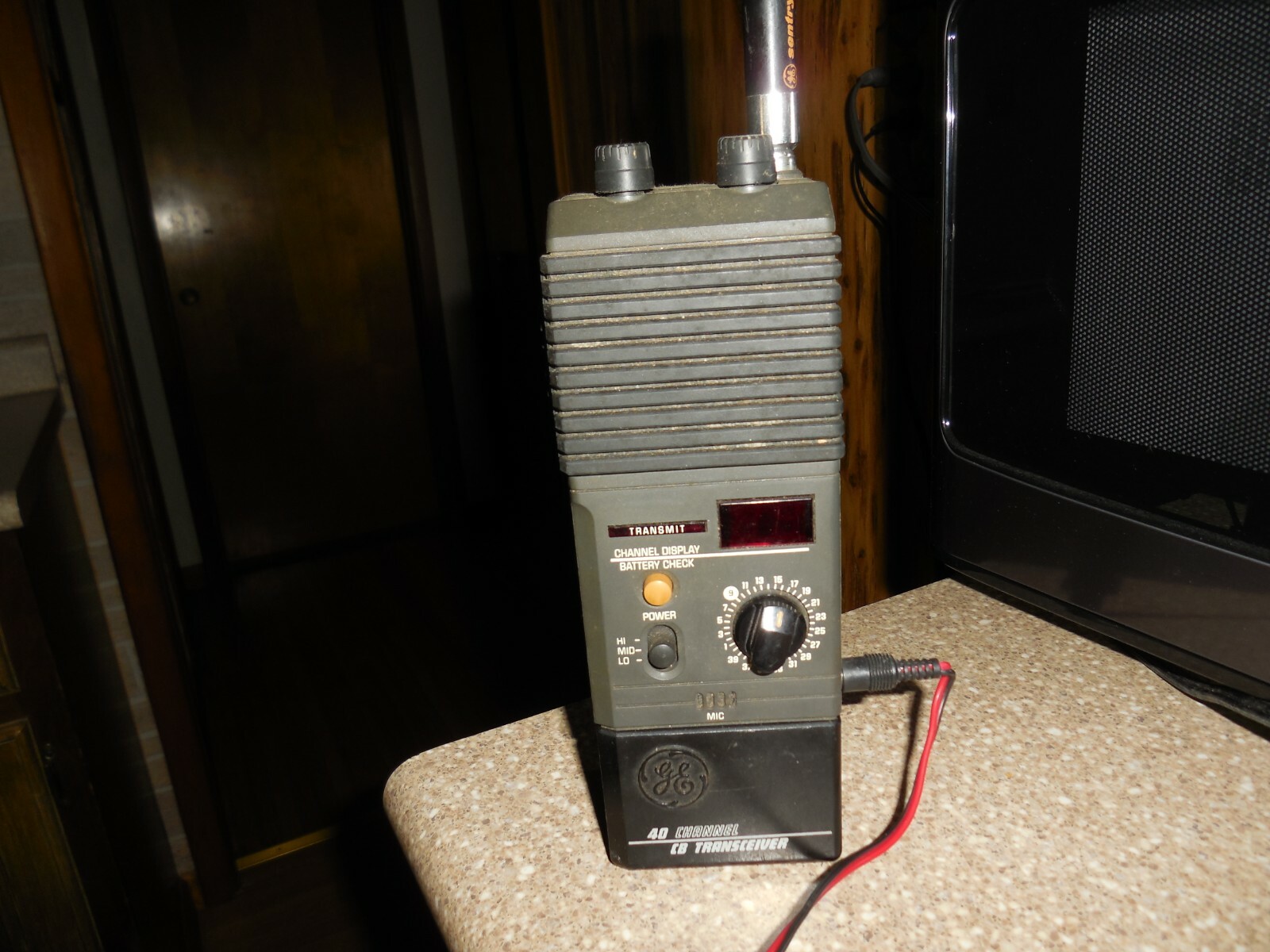 GE 40 Channel CB Transceiver Handheld 69H35979 Clean Battery Compartment works のeBay公認海外通販｜セカイモン