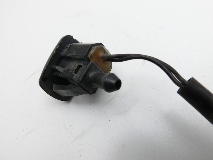 BMW E60 525i LCI 07-10 Waschdüse f. Windschutzscheibe WS Rechts beheizt BMW E60 525i LCI 07-10 06.10.2008 7046060... Vorschau 4
