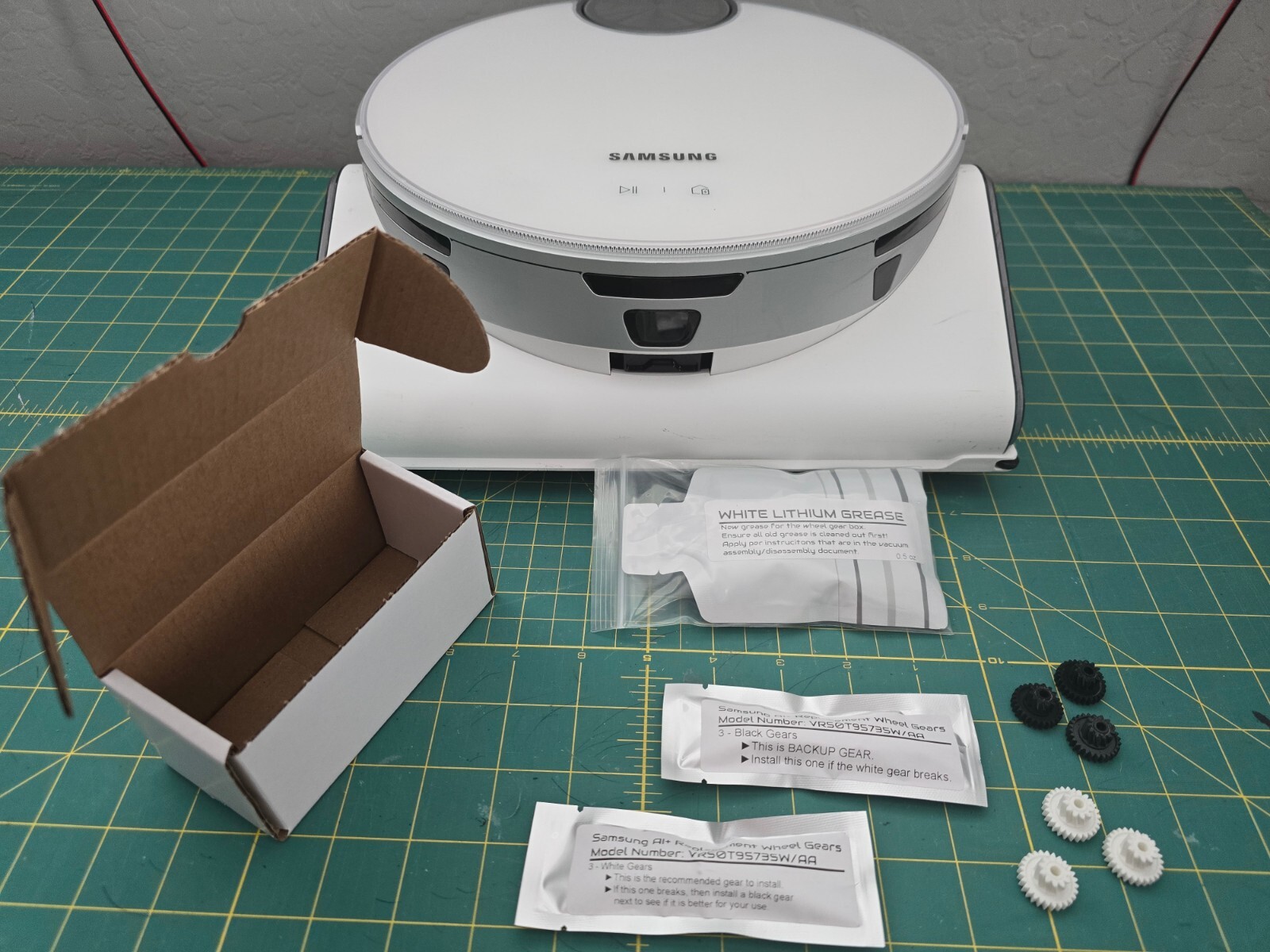 Samsung Jet Bot+ & AI+ Broken Wheel/Gear / MODELS:VR50T95735W/AA-VR30T85513W/AA