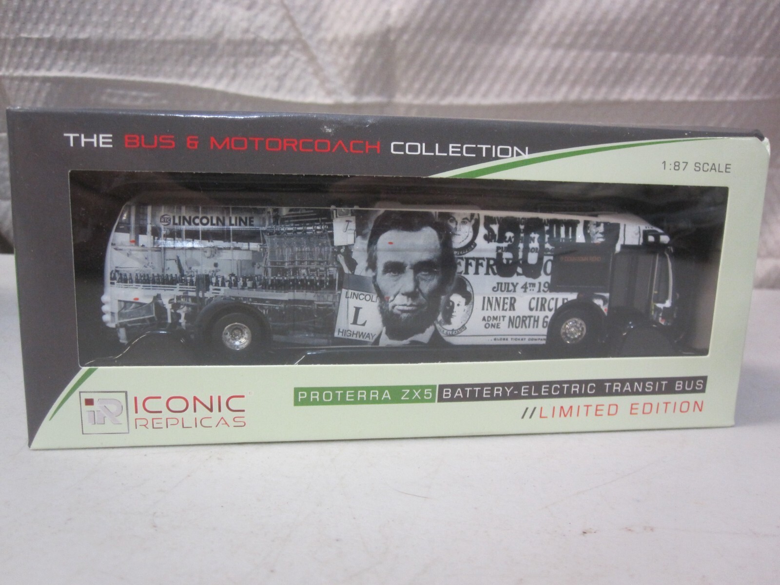 Iconic Replicas 87-0295 1:87 Proterra ZX-5 Electric Transit