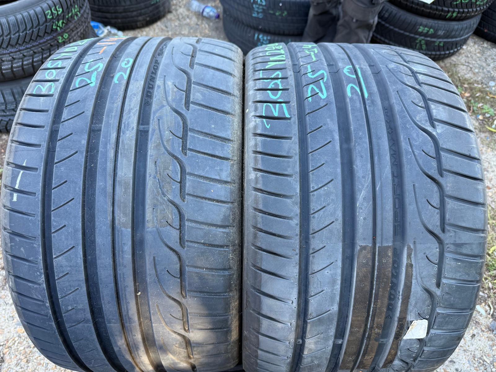 New 305 25 20 Dunlop Sport Maxx RT  Tyres x2, 97y, A Pair (F1_tyres) YD280