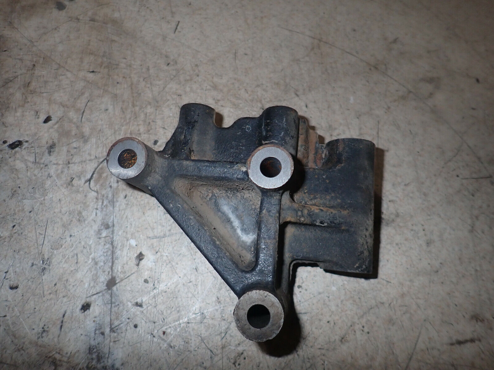 【現金特価】 ISUZU 8973628441 Bracket Alternator Engine Diesel 4HK1 家庭用ゲーム機本体