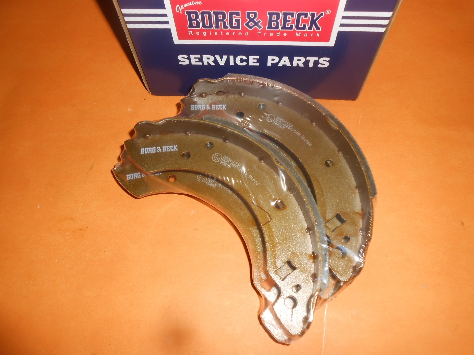 FORD ESCORT Mk2 45 VAN (1975-80) NEW REAR BRAKE SHOES -GENUINE BORG & BECK