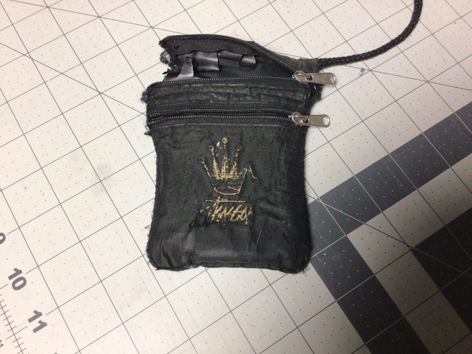 Stussy money wallet pouch wear & tear Reef used vintage 90s Stussy money wallet pouch wear & tear Reef used vintage 90s