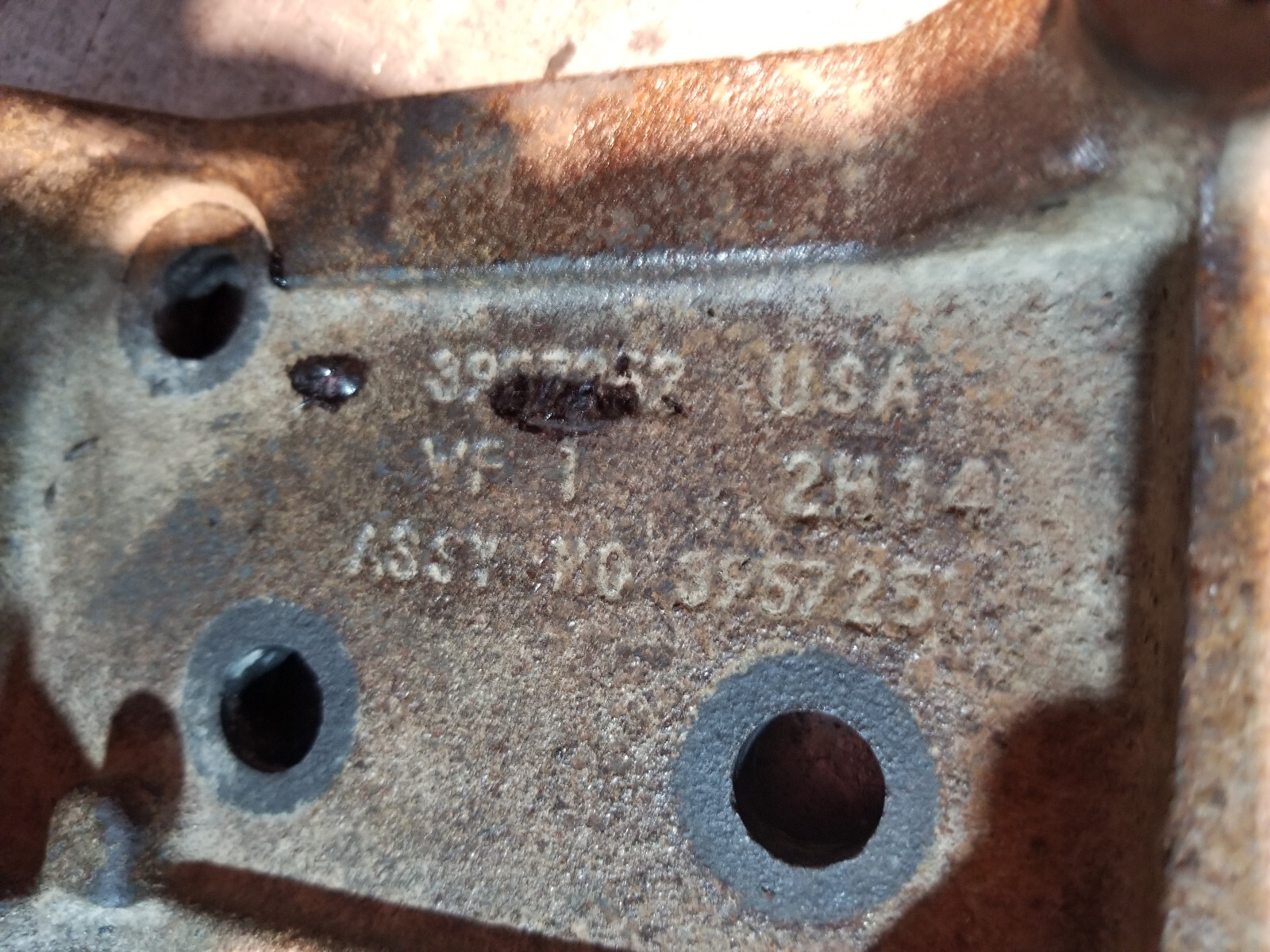 03-07 Dodge Ram Cummins 5.9L Engine Ac compressor bracket 395725 - Picture 4 of 7