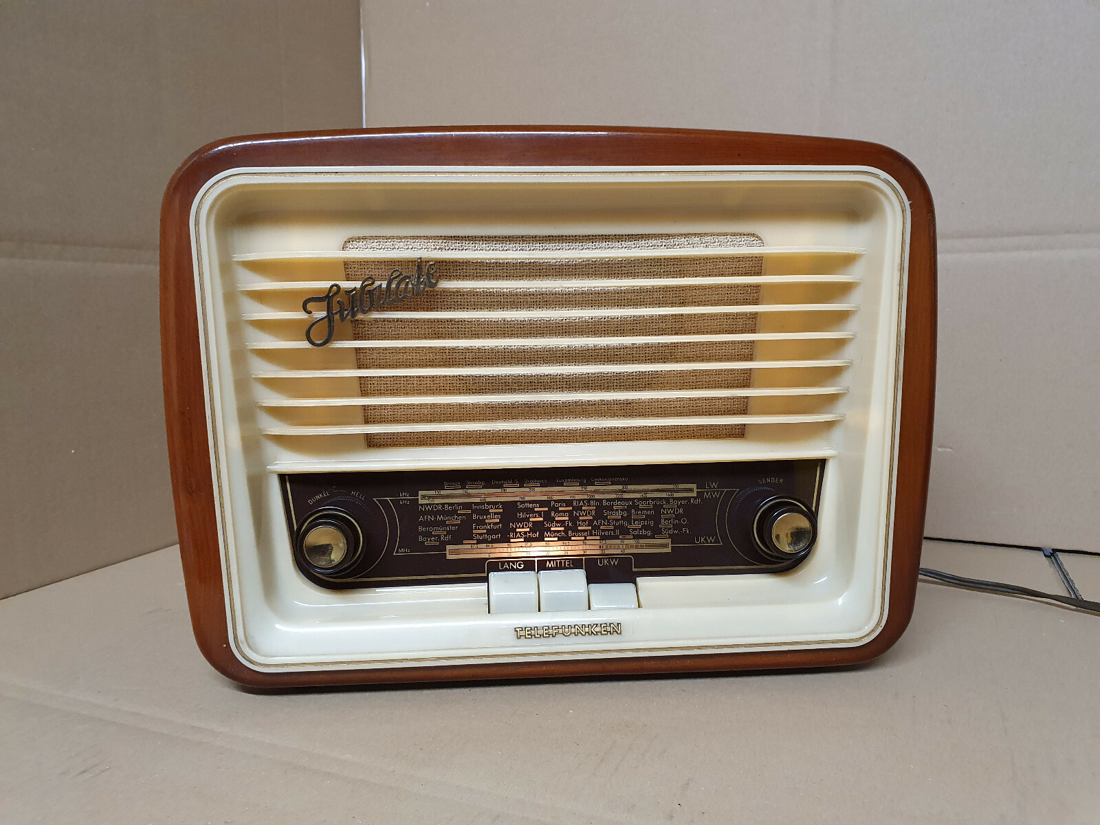 Telefunken Jubilate Röhrenradio sehr gut erhalten