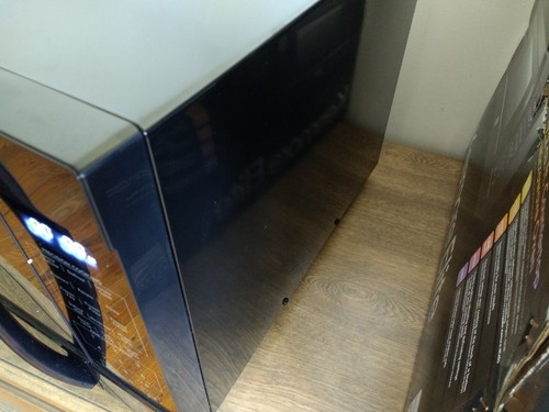 Kenmore 2.2 cu. ft. Countertop Microwave Oven Inverter Black 79399- small Dent