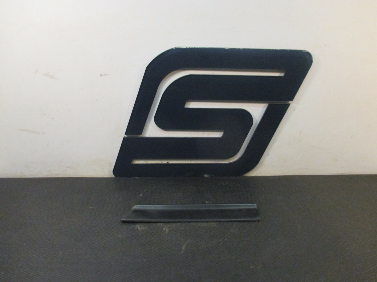 youフェンダーモール For 1984 Nissan 300ZX Turbo Passenger Right Front Fender