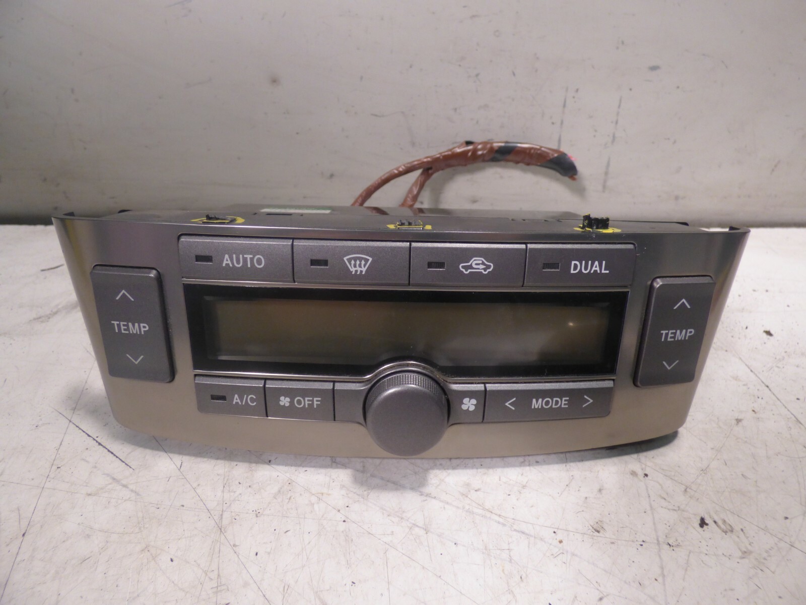 Centralina comando clima TOYOTA AVENSIS T25 BERLINA2006 5590005160 *DANNEGGIATA*