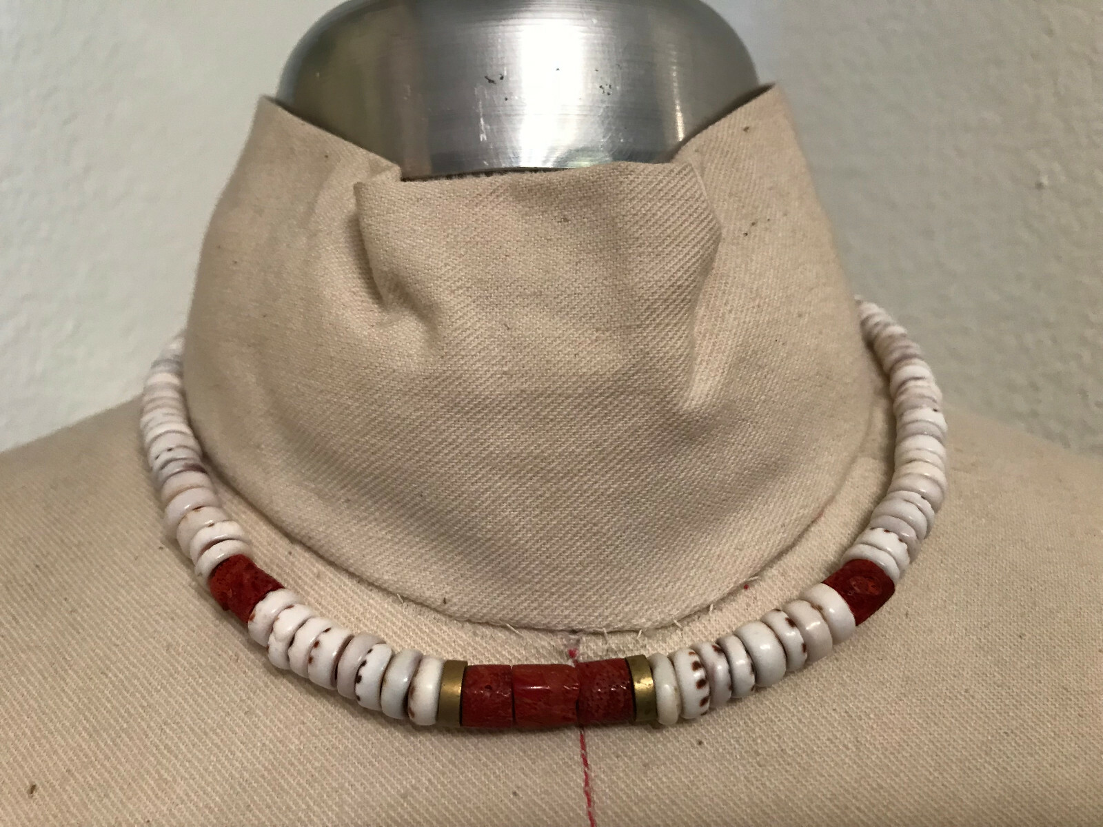 VTG puka shell 16 1/2
