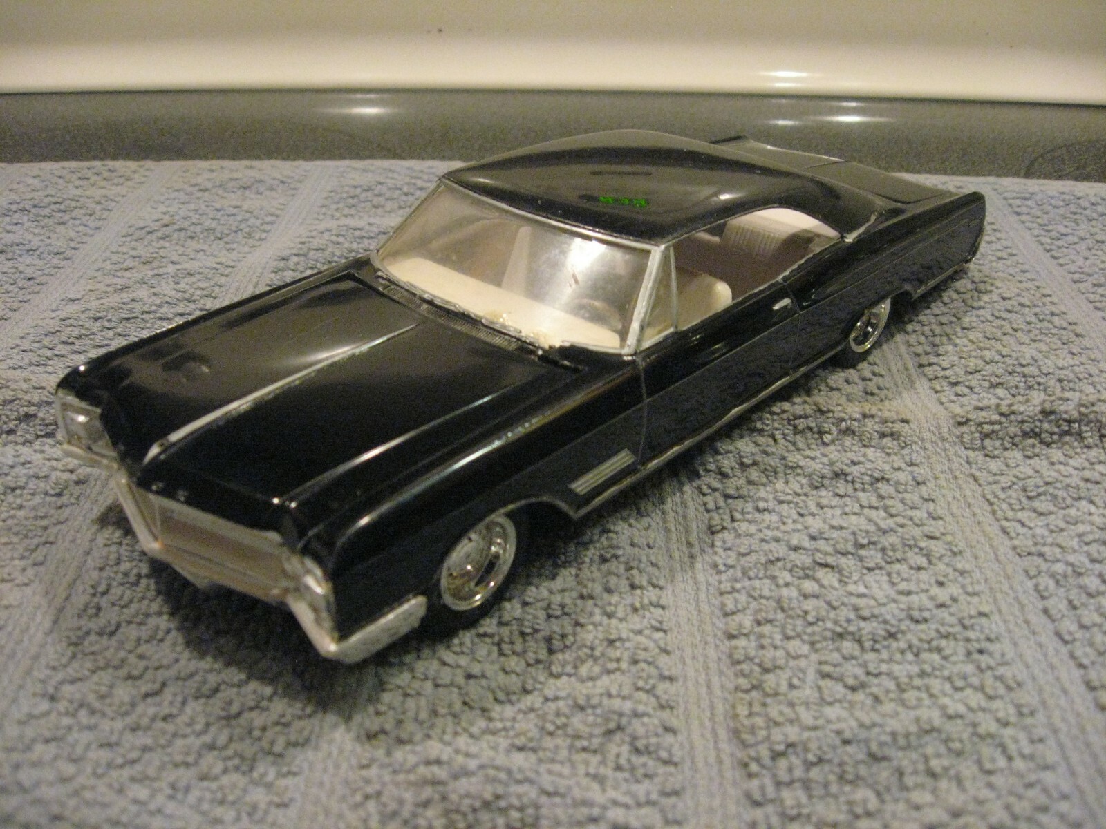 1966 Buick Wildcat Stock AMT 1:25 Scale Model Car