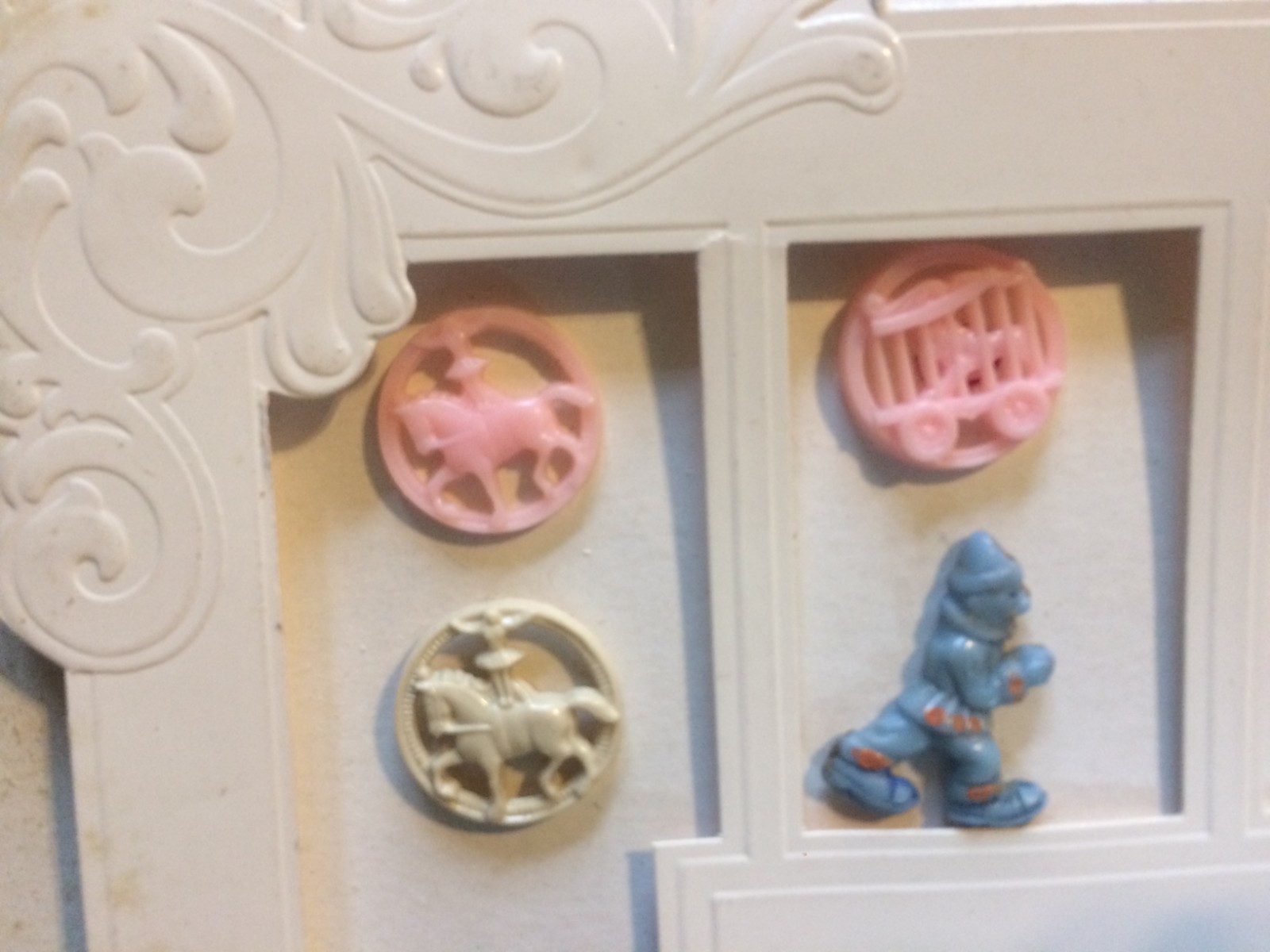 VINTAGE SEWING BUTTONS ORIGINAL CARD CIRCUS THEME elephant lion seal clown horse