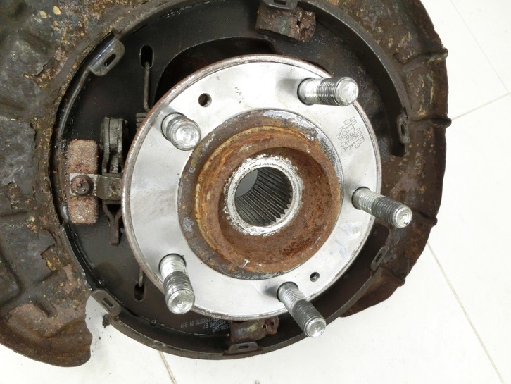 Hyundai IX55 09-11  CRDI 3,0 176KW Achsschenkel Radnabe mit ABS Rechts Hinten  - Bild 2