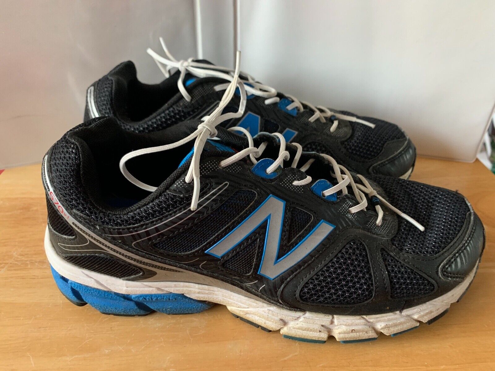 Mens NEW BALANCE 670v1 RUNNING Athletic Sneakers 9 4E Extra WideBlack Blue EUC eBay