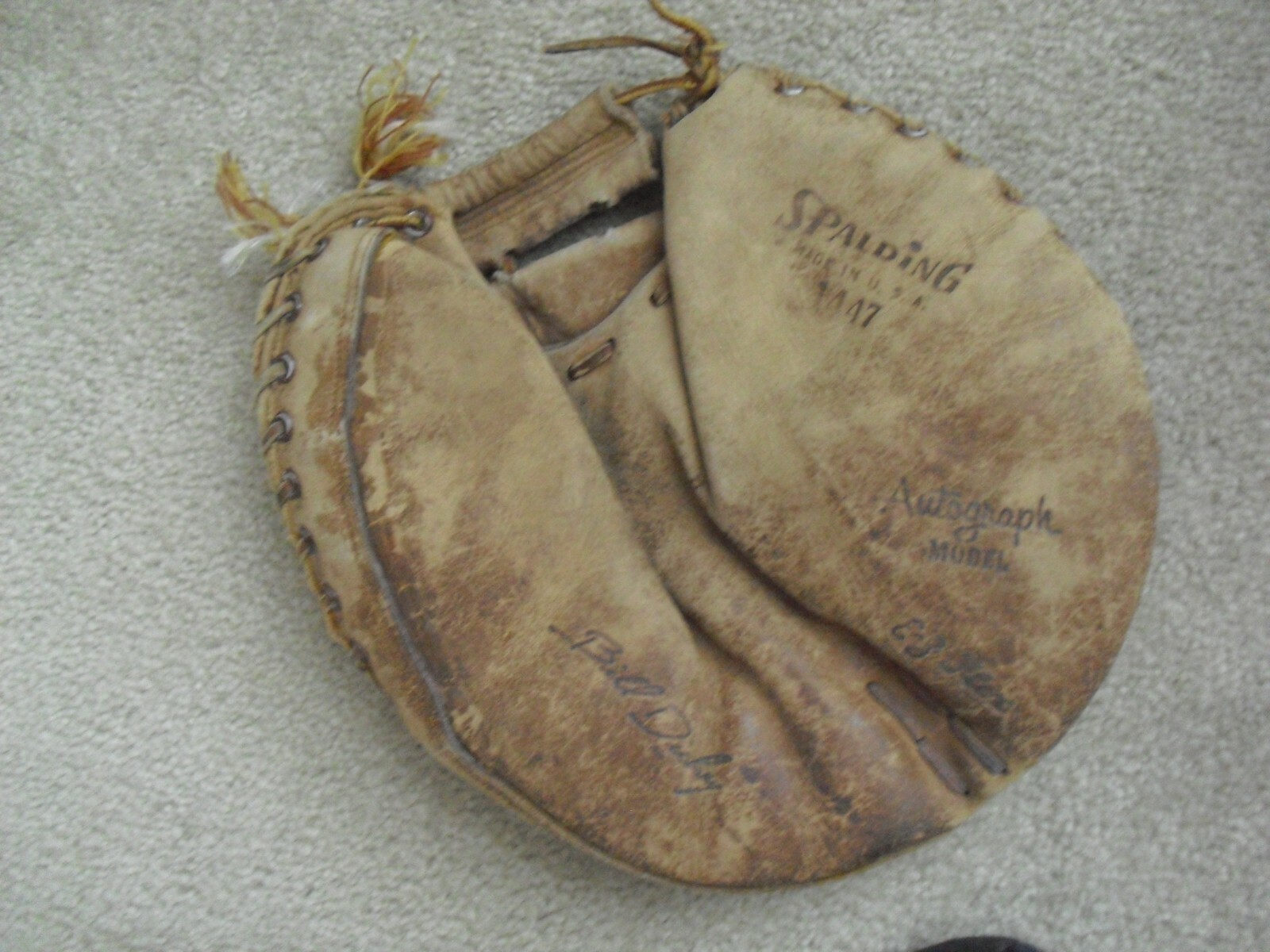 vintage ミュール Antique Spalding Model 1447 Bill Dickey Leather Baseball