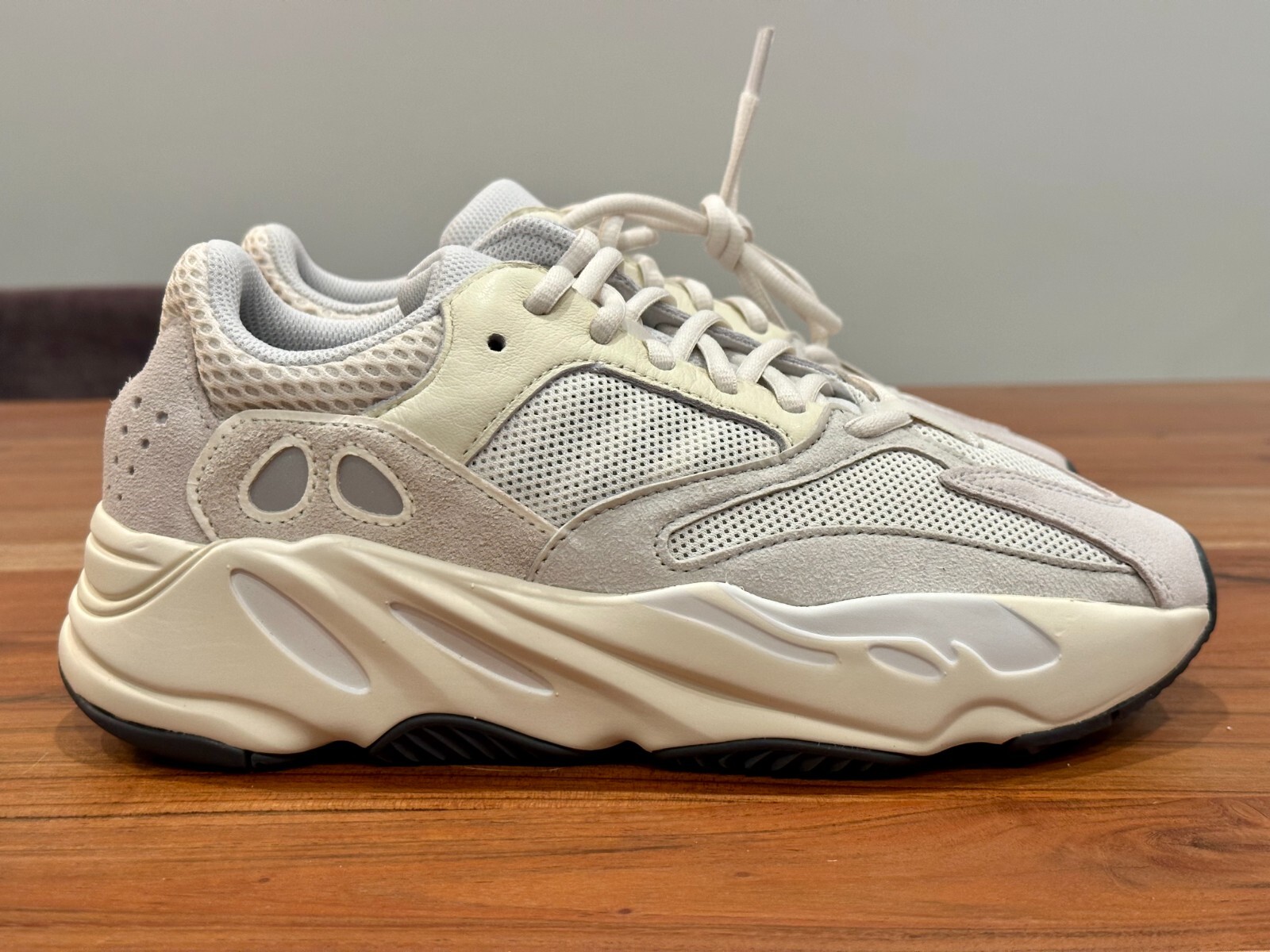 yeezy wave runner 700 solid grey