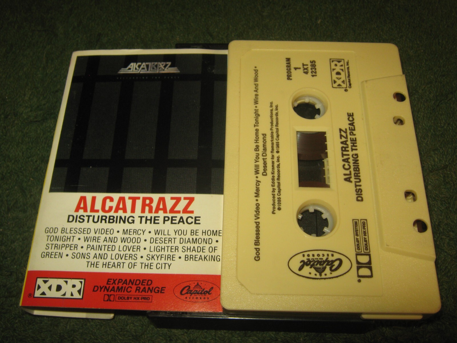 ALCATRAZZ    DISTURBING THE PEACE アルカトラス Alcatrazz - Disturbing the Peace Tour - Amazon.com Music