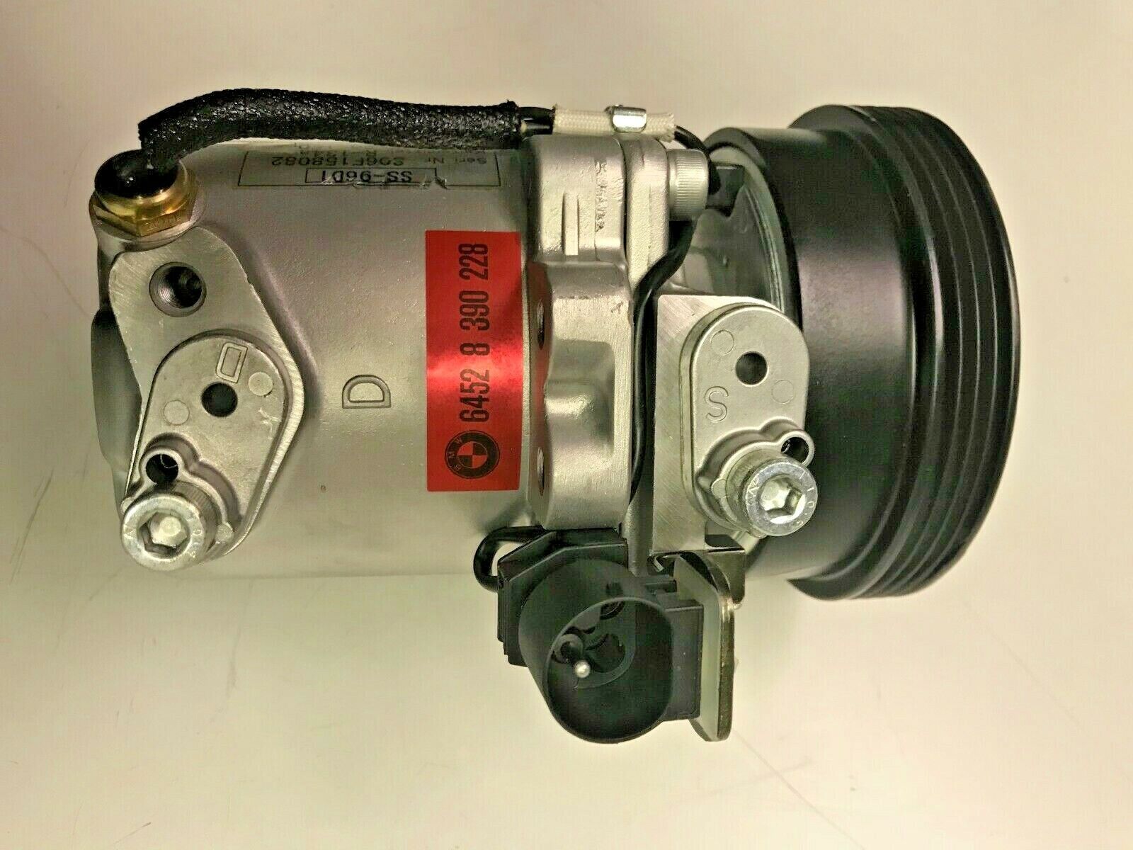 OEM BMW PN 64528390228 A/C Compressor 1992-1999 BMW 318i OEM BMW PN 64528390228 A/C Compressor 1992-1999 BMW 318i