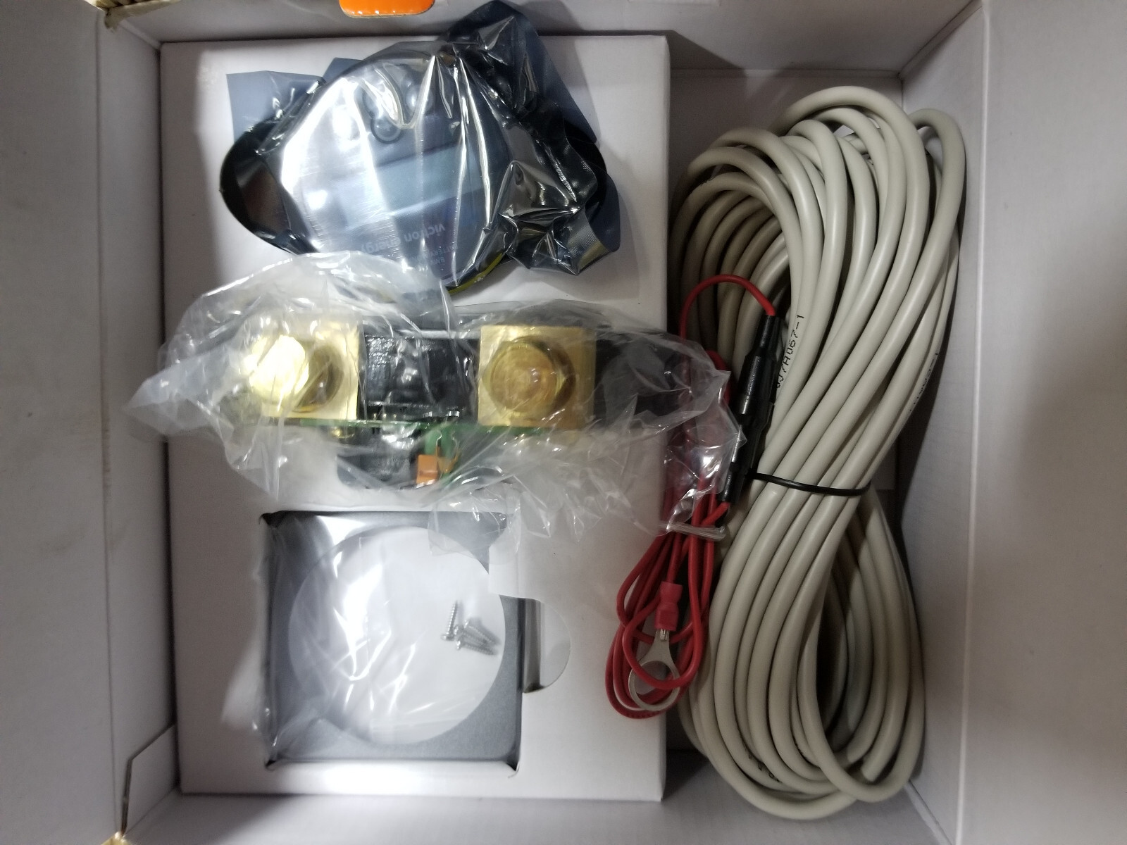 VICTRON BATTERY MONITOR BMV 702S 9-90 VDC GRAY BAM01070200 - Picture 1 of 6