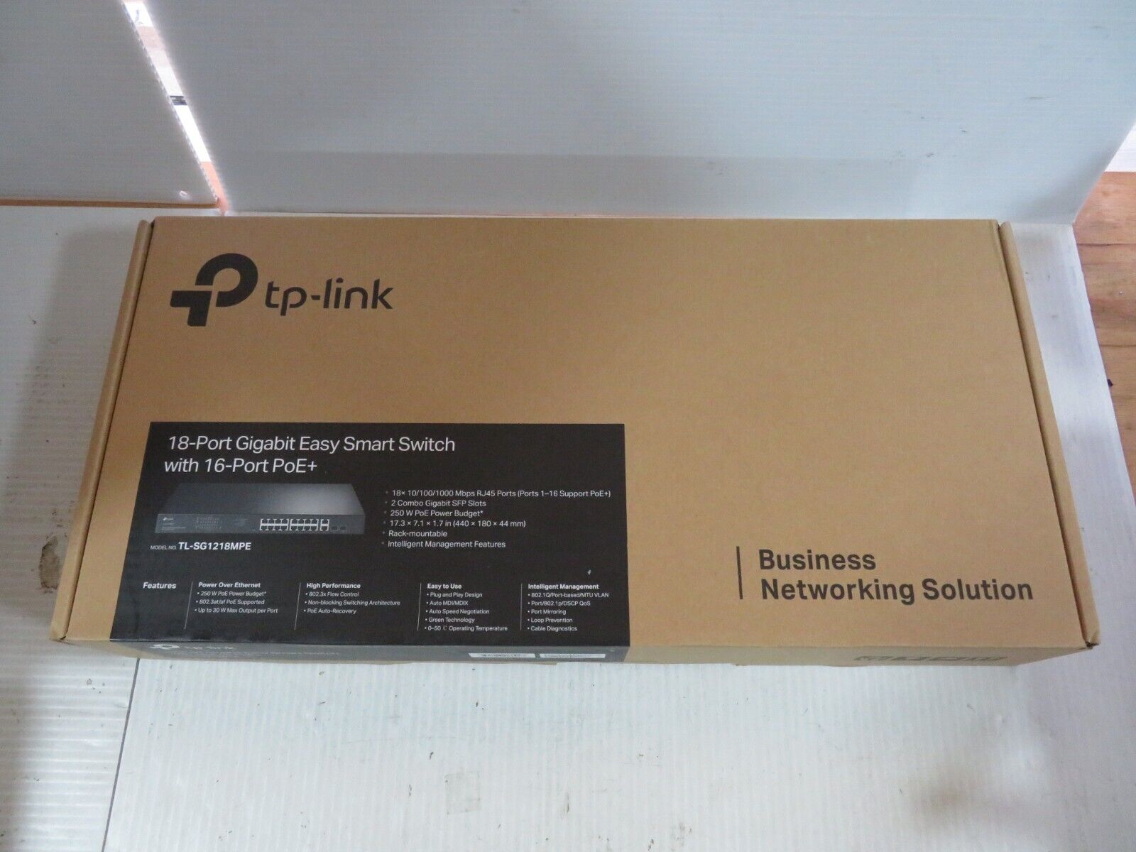TP-Link TL-SG1218MPE 18-Port Gigabit Ethernet Easy Smart Switch, 16 PoE+ Ports 845973086923 | eBay TP-Link TL-SG1218MPE 18-Port Gigabit Ethernet Easy Smart Switch, 16 PoE+ Ports 845973086923 | eBay