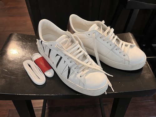 【関税＆送料込み】Valentino Garavani White And Red Leather Luxury sneakers for men - Valentino VL7N white and red