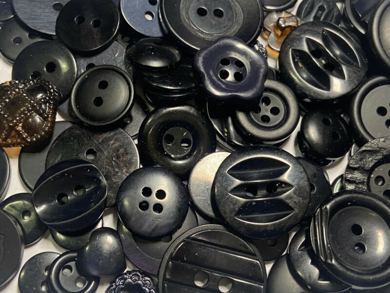 Incredible Mixed Lot Of Dyed Black Premium Buttons All Sizes For Embellishments