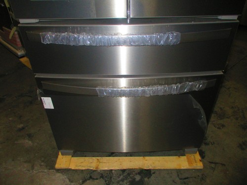 Whirlpool 24.5-cu ft 4-Door French Door Refrigerator with Ice Maker WRX735SDHZ