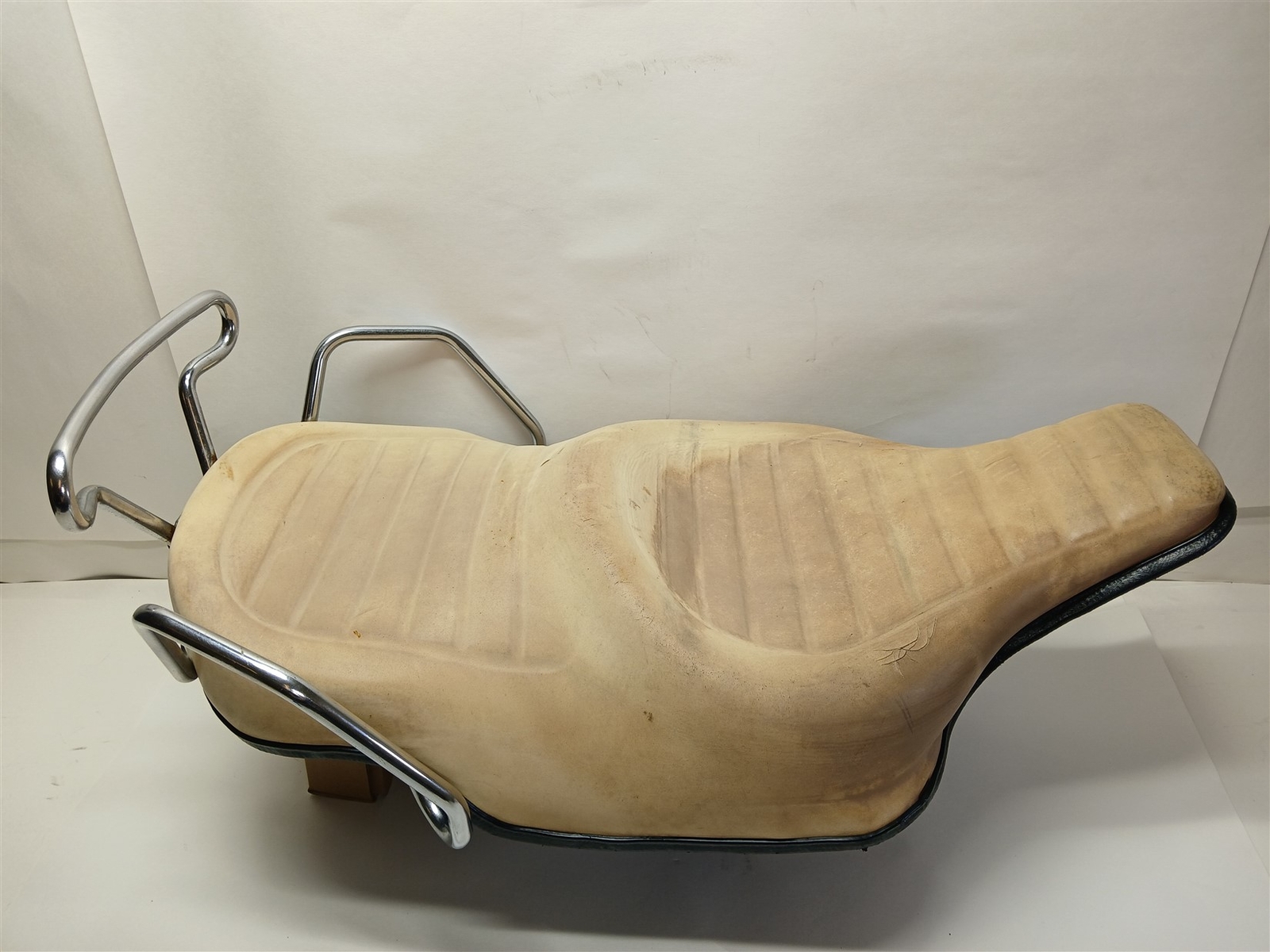 Harley-Davidson 1977-82 Shovelhead Buddy Seat 52516-77A | eBay