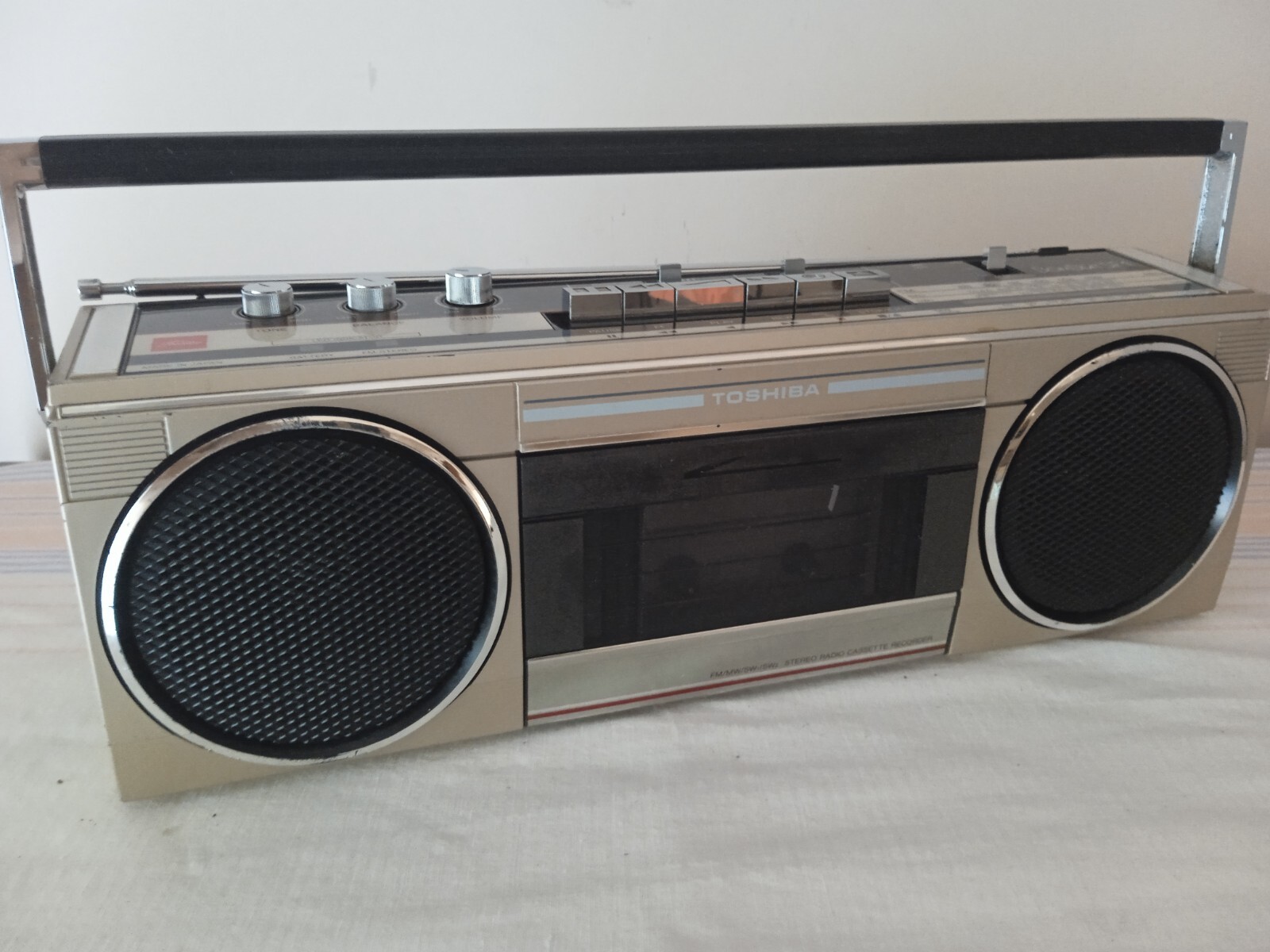 TOSHIBA RT-SF1 VINTAGE RADIO-CASSETTE PLAYER | eBay