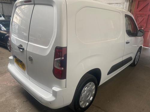Vauxhall Combo image