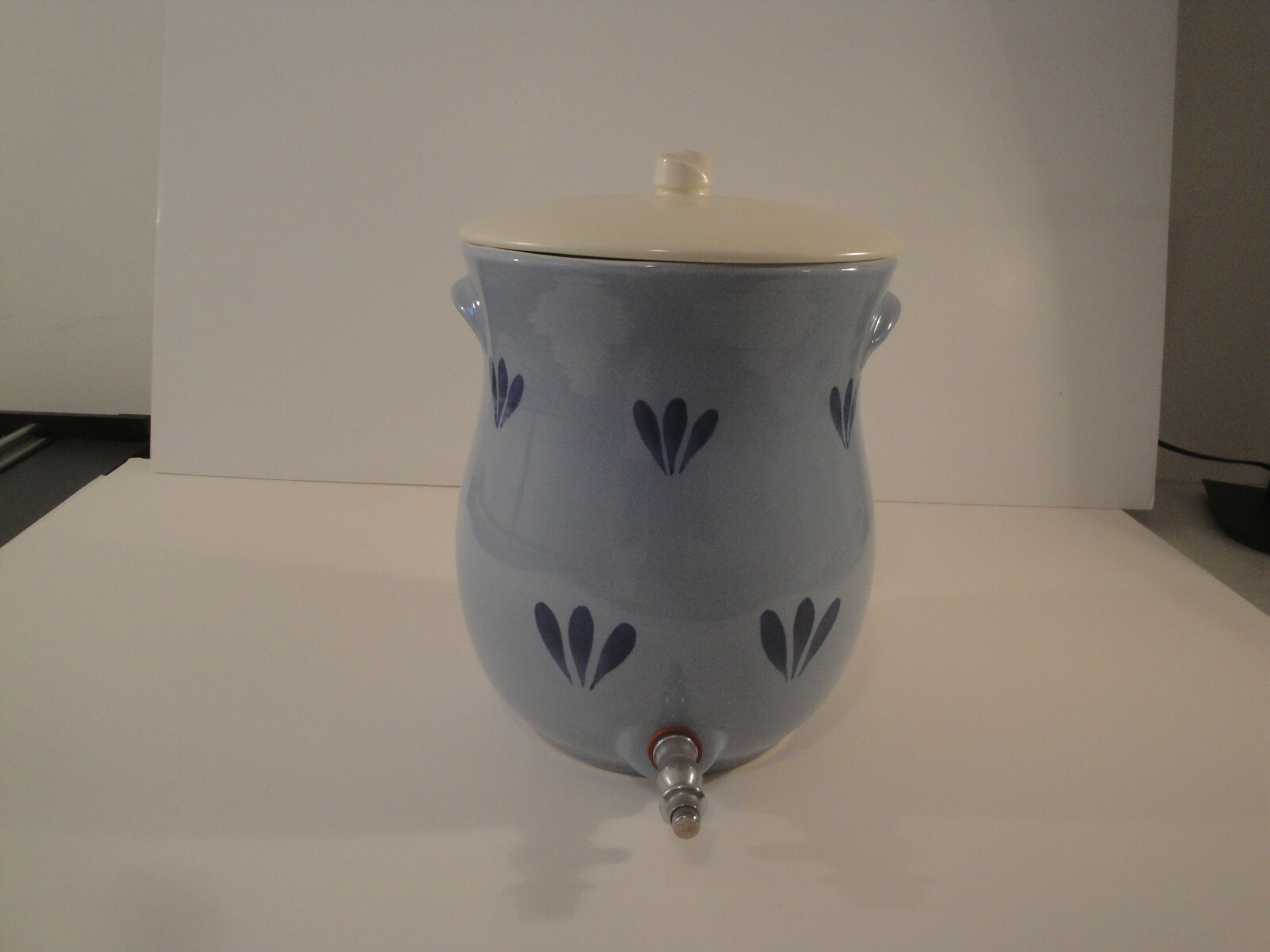 Red Wing Dinnerware Delta Blue Watercooler Lid And Stand Very Rare!