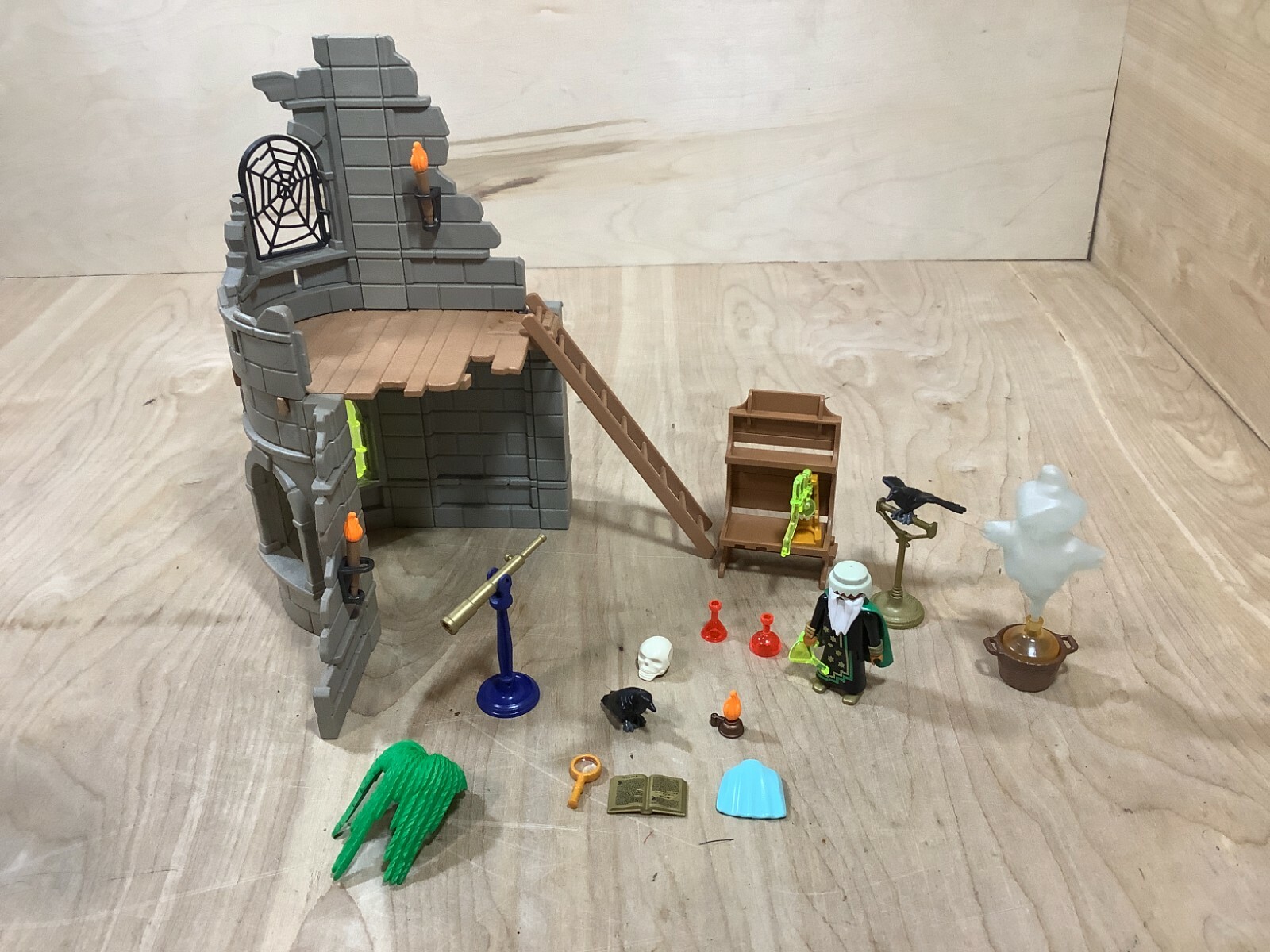 Vintage Playmobil 3839 Wizard's Wizard Workshop Magic Castle