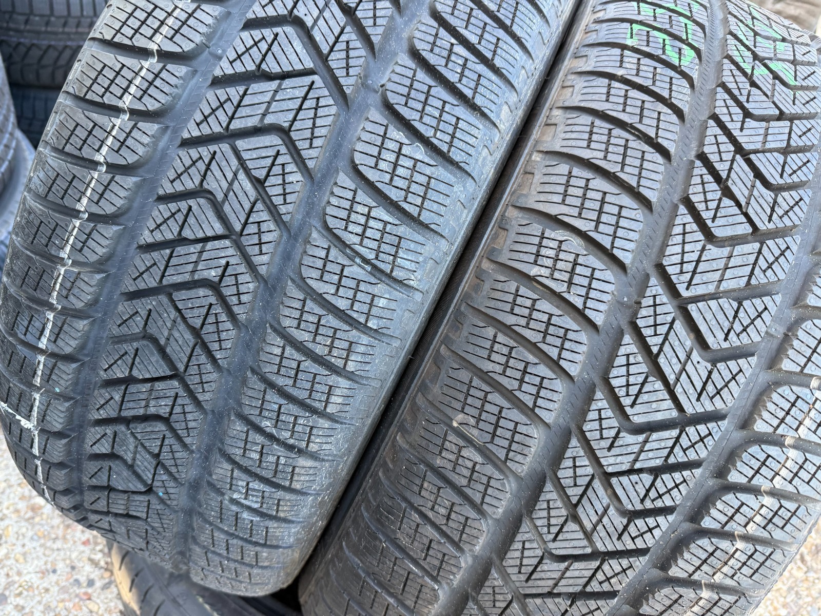 New 255 50 19 Pirelli, Winter, AO, M+S, EV, 103T, x1 Tyre (F1_tyres) YD285