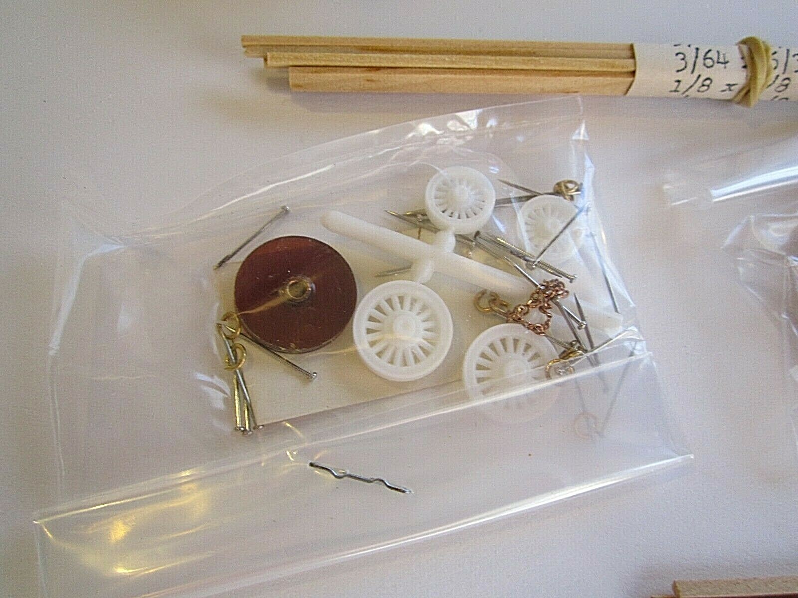 HO scale, CIRCUS CRAFT #cw 16,  COMMISSARY WAGON,  Craftsman wood kit