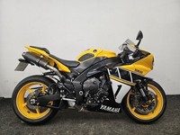 YAMAHA YZF-R1 ** AFTERMARKET EXHAUSTS - CRASH PROTECTORS - 12 MONTH MOT **